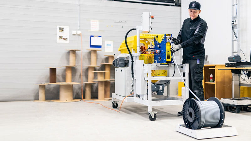 Kaapelien leikkauslaite