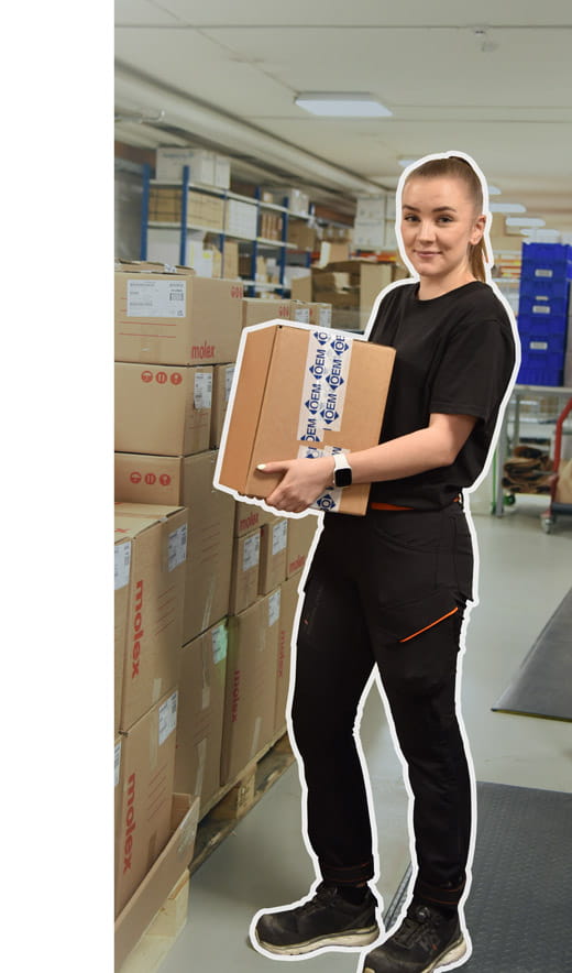 Työntekijä Minttu logistiikan puolelta