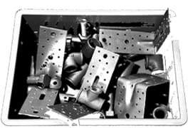 3D-Skannaus erilaisista kiiltävistä metalliosista.