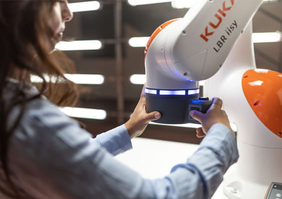 Käsiohjattava cobotti