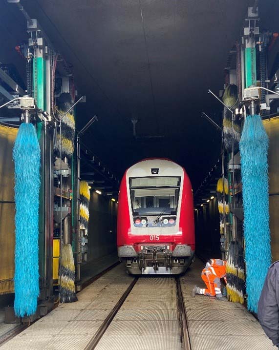 Junien pesuhalli igus kaapeliketjut