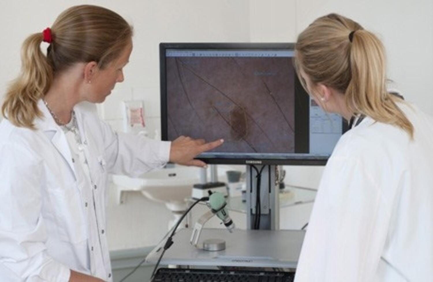 Dermatoscope EXTENSIVE käytössä