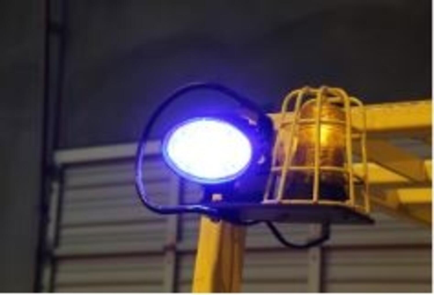 Ecco Spotlight varoitusvalo asennettuna