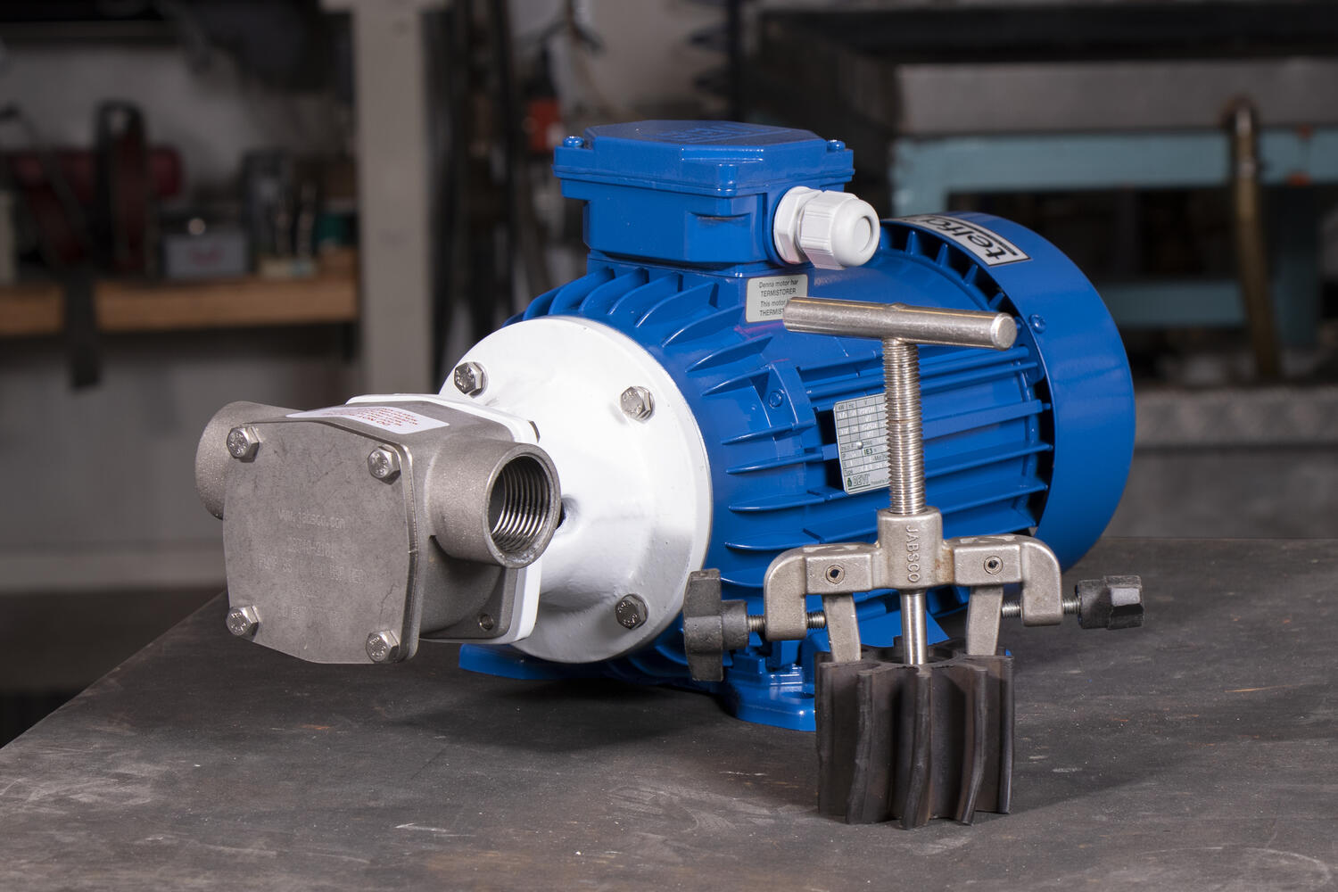 Hammaspyöräpumppu haponkestävää terästä