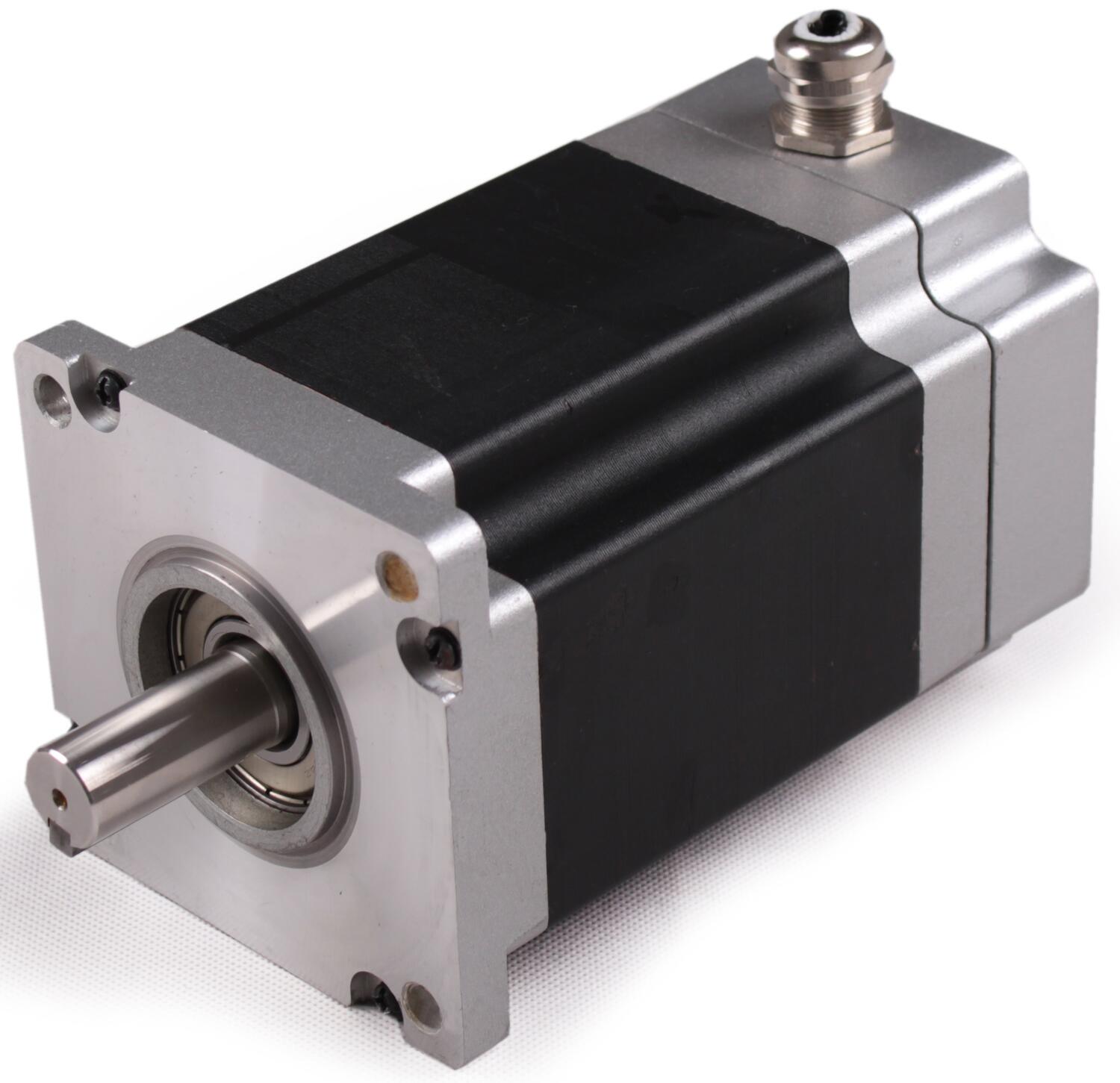 Hybridiaskelmoottori