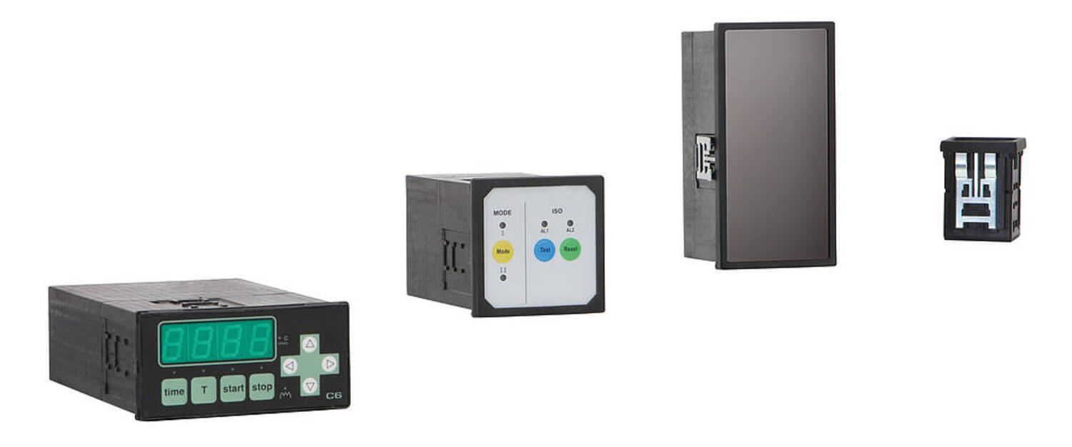 Kallistuva kiinnike koteloon