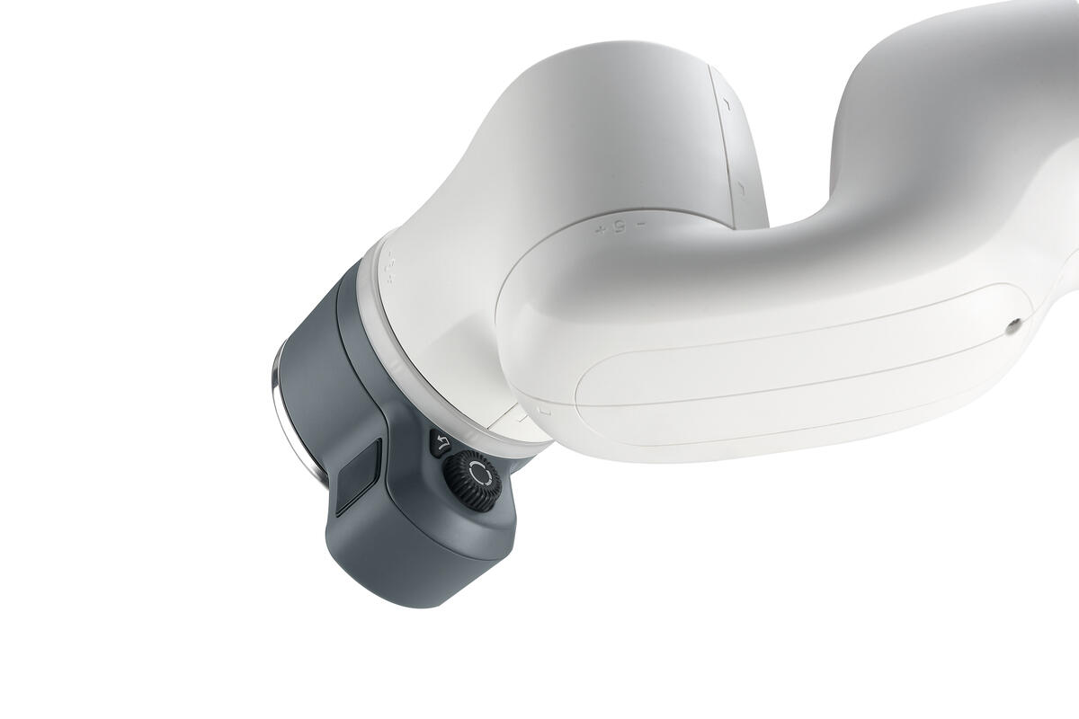 LBR iisy 3 R760 cobotti kiinni