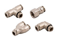 Pistoliittimet metallikauluksella