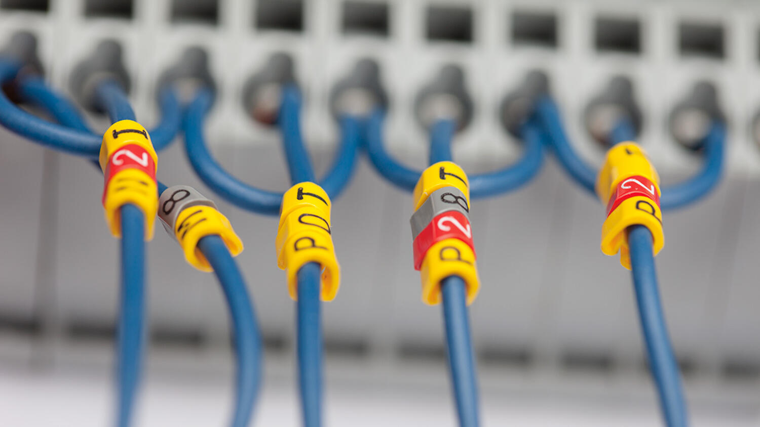 Suljetut johdinmerkit PA02 pussi 1