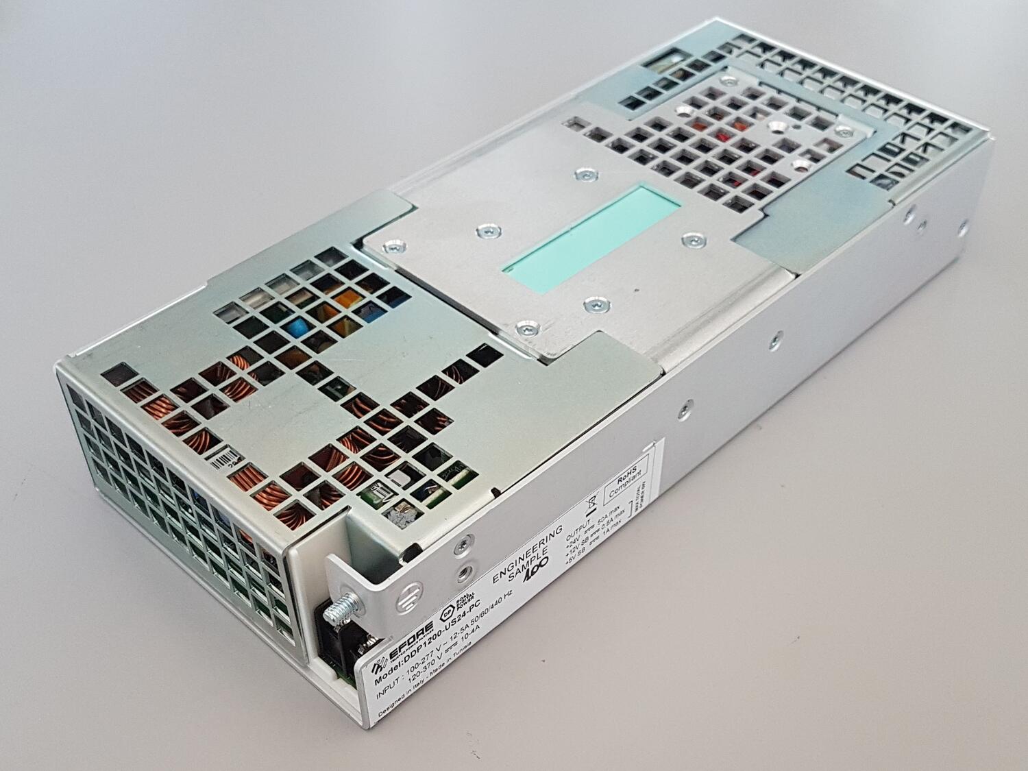 Teholähde 100-240 V AC